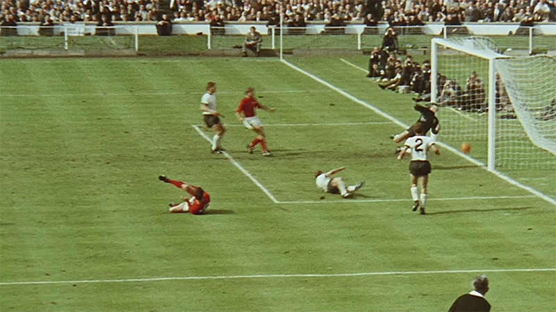 ban-thang-day-tranh-cai-cua-geoff-hurst-tai-world-cup-1966