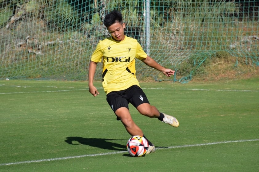 Cadiz FC đang xem xét khả năng kí hợp đồng với Hoàng Vĩnh Nguyên.
