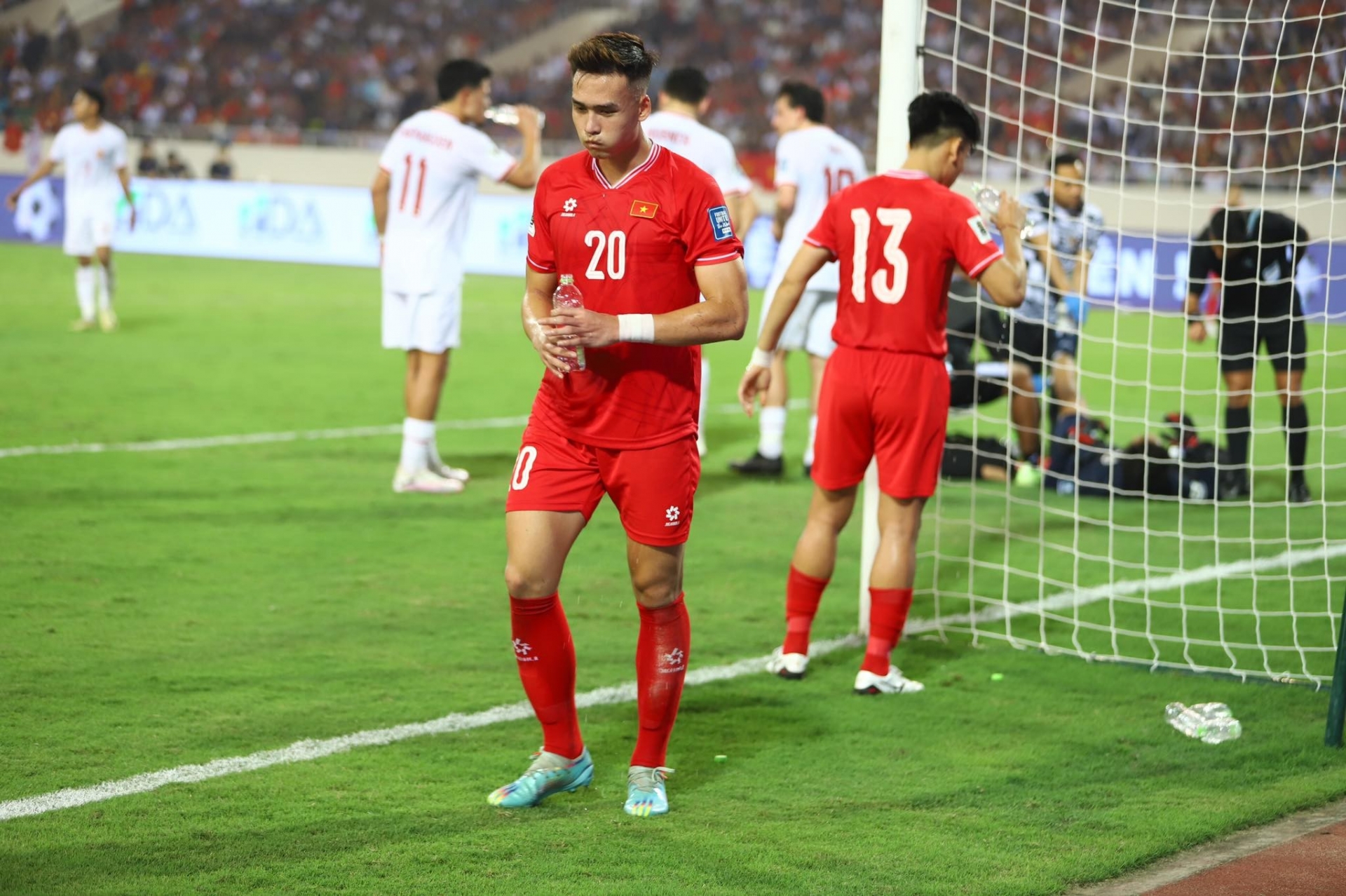 ĐT Việt Nam bị FIFA trừ số điểm cực lớn sau 2 trận thua Indonesia