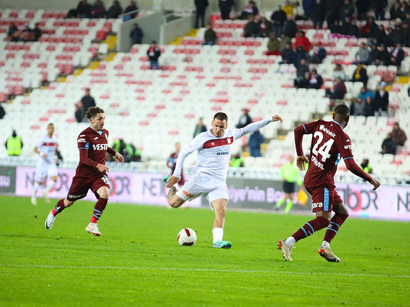 Soi kèo Trabzonspor vs Sivasspor lúc 0h00 ngày 13/4/2024