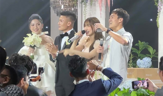 Hòa Minzy và Văn Toàn đến dự đám cưới Quang Hải, không có Công Phượng